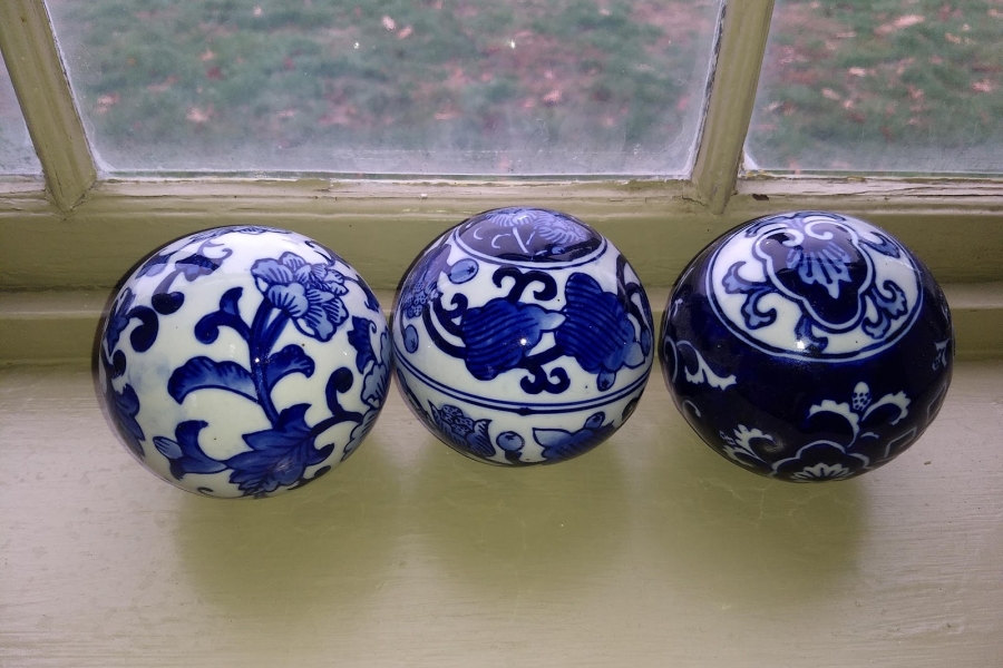 Decorative Ceramic Balls Gore Place